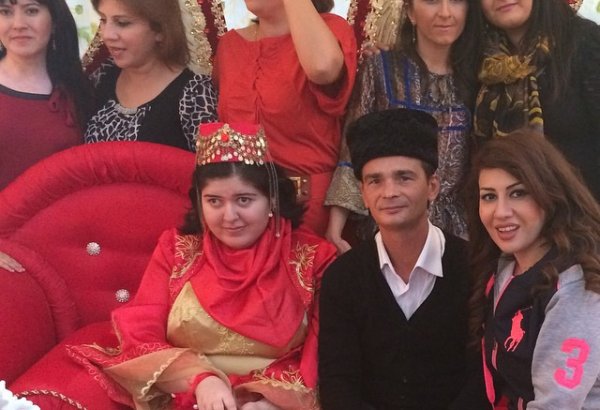 Фатима Фаталиева провела для воспитанников школы-интерната поселка Мярдякяны обряд "хнаяхды" (ФОТО)