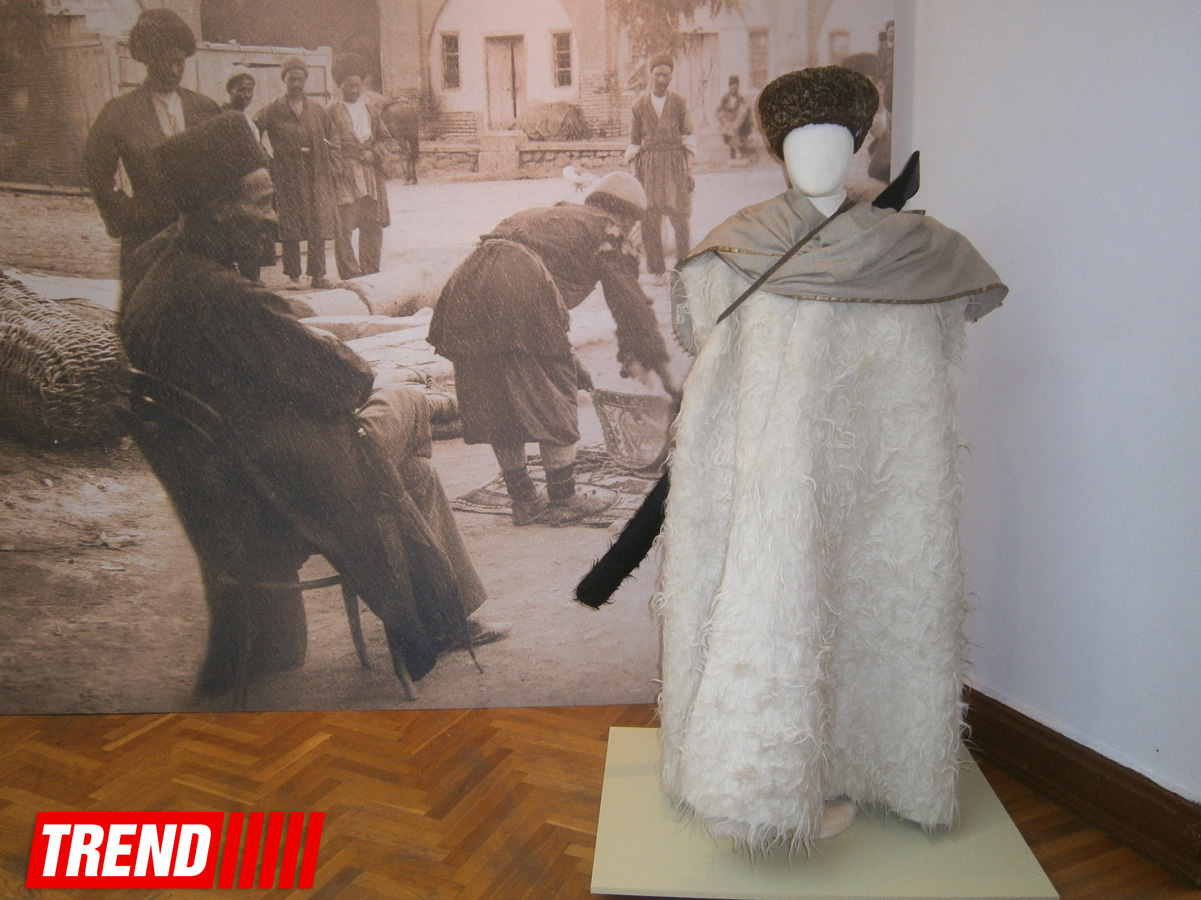 "Традиционный текстиль Кавказа и Центральной Азии" в Баку - национальные костюмы, ткани, ковры (ФОТО)