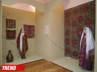 "Традиционный текстиль Кавказа и Центральной Азии" в Баку - национальные костюмы, ткани, ковры (ФОТО)