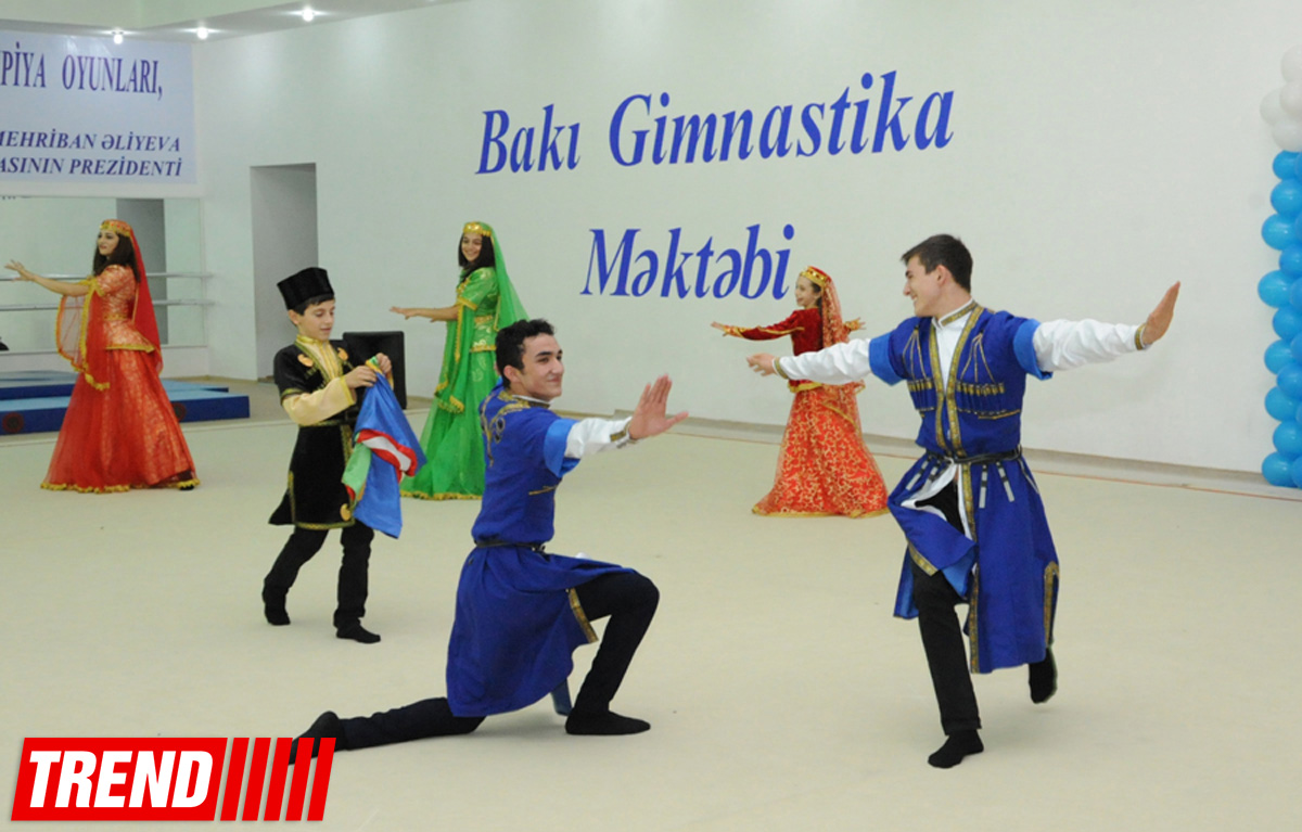 В Бакинской школе гимнастики состоялись гала-выступления (ФОТО)