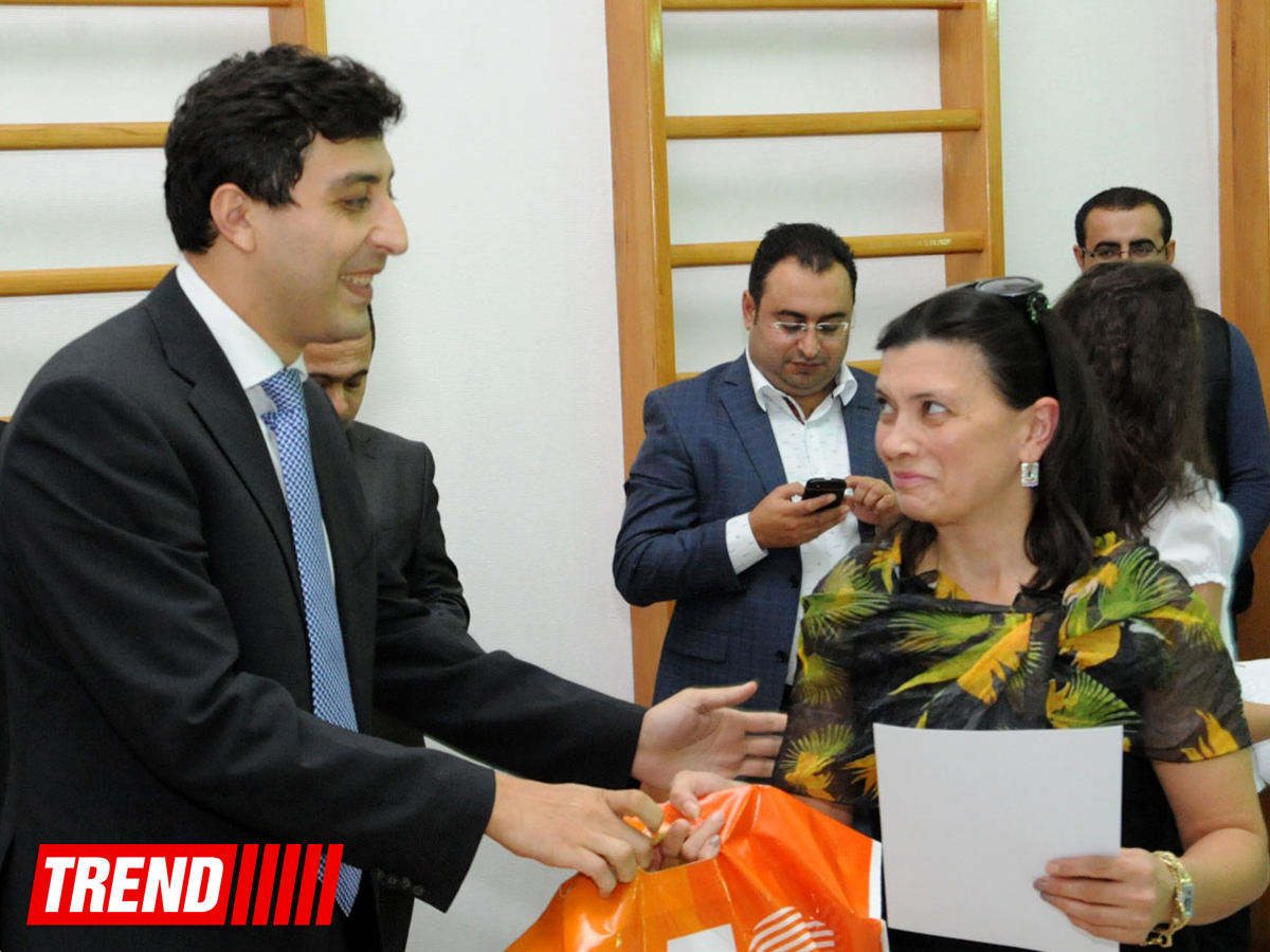 В Бакинской школе гимнастики состоялись гала-выступления (ФОТО)