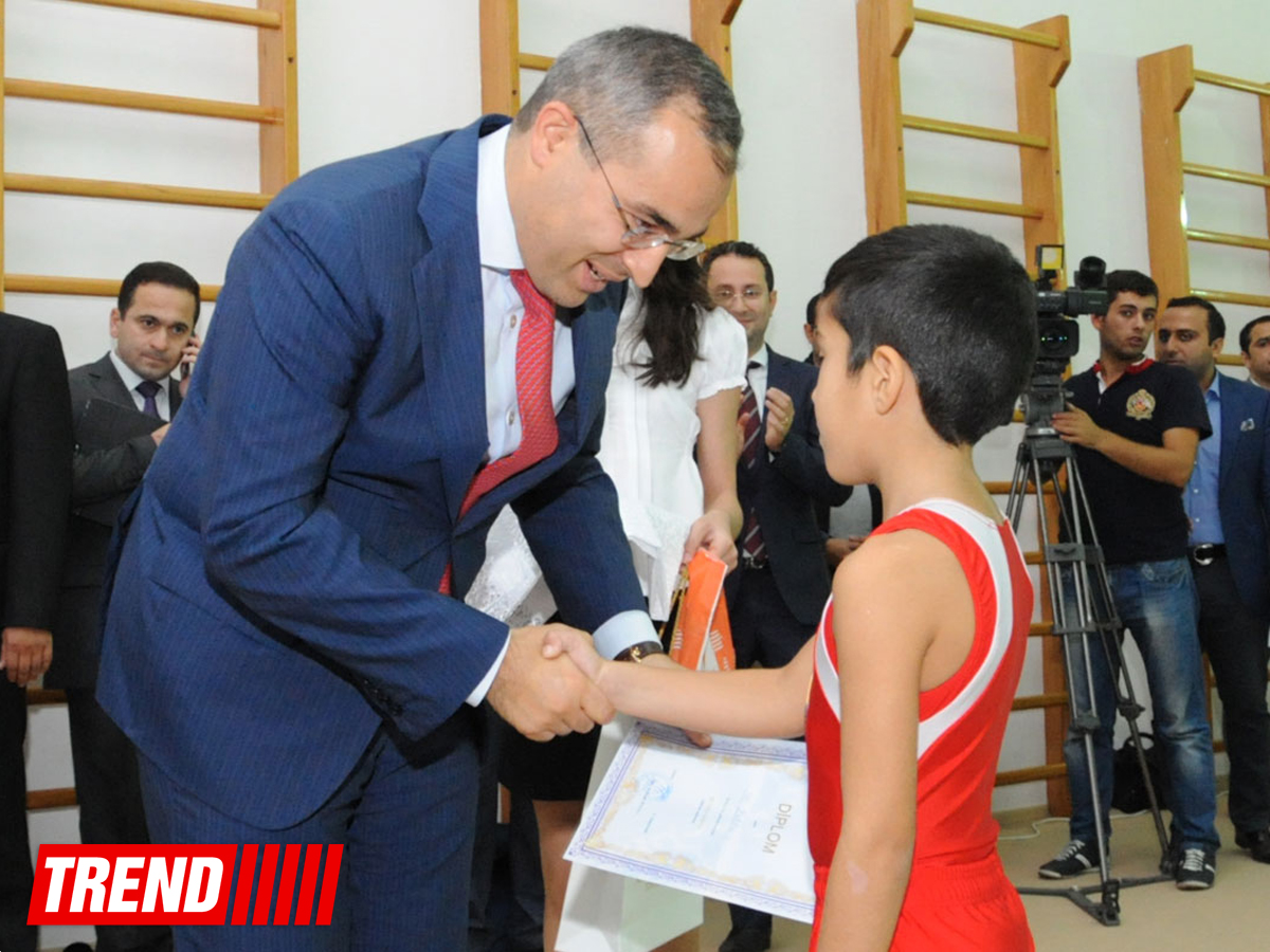 В Бакинской школе гимнастики состоялись гала-выступления (ФОТО)