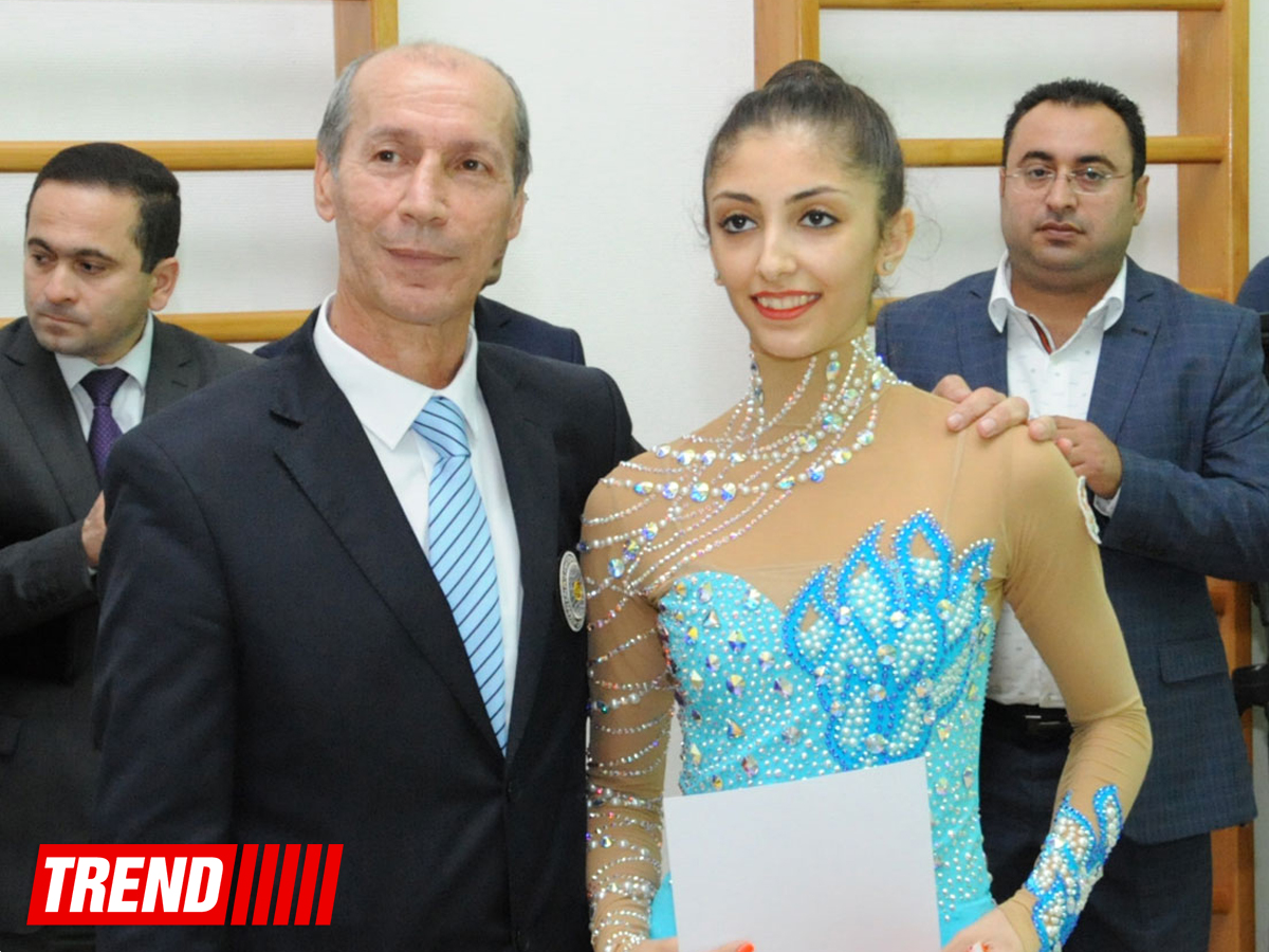 В Бакинской школе гимнастики состоялись гала-выступления (ФОТО)