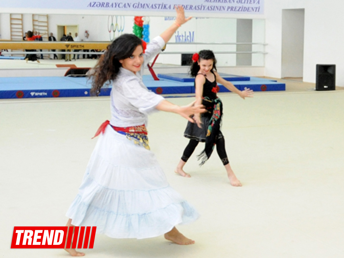 В Бакинской школе гимнастики состоялись гала-выступления (ФОТО)