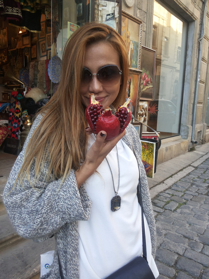 Модель Кенуль Азизова реализует проект в Ичери Шехер для турецкого телеканала (ФОТО)