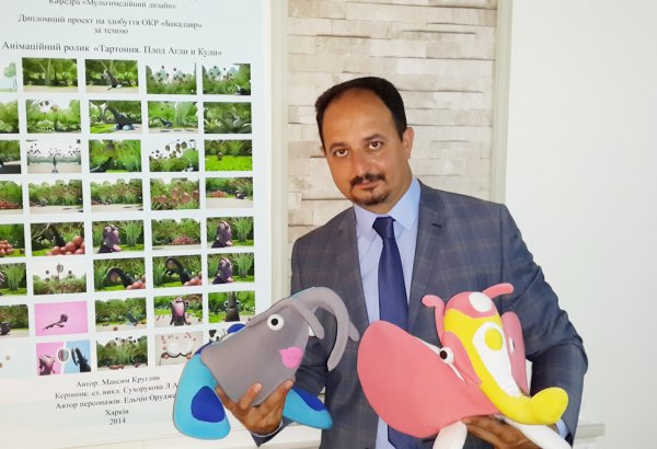 Проект художника – орнаменталиста из Нахчывана вошел в учебную программу  Харьковской  Академии (ФОТО)