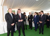 Президент Азербайджана и его супруга приняли участие в церемонии закладки фундамента вагоностроительного завода "Stadler" в Гяндже (ФОТО)