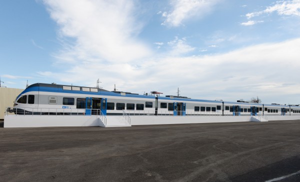 Президент Азербайджана и его супруга приняли участие в церемонии закладки фундамента вагоностроительного завода "Stadler" в Гяндже (ФОТО)