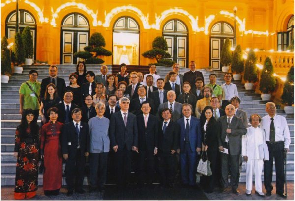 Произведение Сардара Фараджева исполнено симфоническим оркестром Вьетнама (ФОТО)