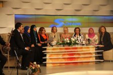 Участницы международной конференции высоко оценили азербайджанские национальные костюмы (ФОТО)