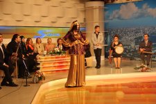 Участницы международной конференции высоко оценили азербайджанские национальные костюмы (ФОТО)