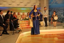 Участницы международной конференции высоко оценили азербайджанские национальные костюмы (ФОТО)