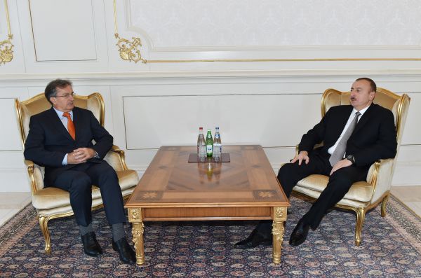 Президент Азербайджана принял верительные грамоты посла Сербии