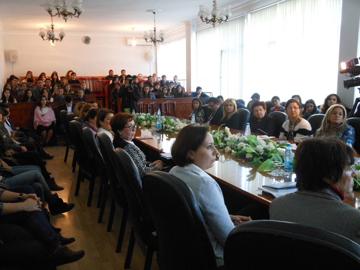 В Баку обсуждены вопросы преподавания на примере произведений Михаила Лермонтова (ФОТО)