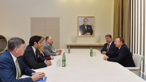 Президент Азербайджана принял представителей международных организаций