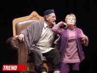 Юрий и Наталья Балиевы отметили юбилей на сцене бакинской Русдрамы: история о том, как уходил супруг от супруги (ФОТО)