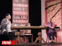 Юрий и Наталья Балиевы отметили юбилей на сцене бакинской Русдрамы: история о том, как уходил супруг от супруги (ФОТО)