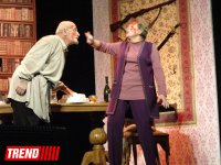 Юрий и Наталья Балиевы отметили юбилей на сцене бакинской Русдрамы: история о том, как уходил супруг от супруги (ФОТО)