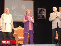 Юрий и Наталья Балиевы отметили юбилей на сцене бакинской Русдрамы: история о том, как уходил супруг от супруги (ФОТО)