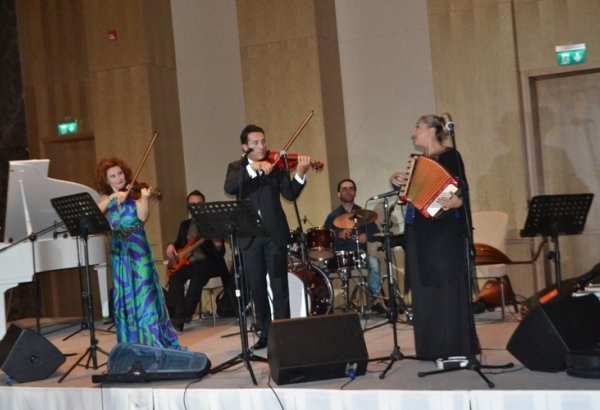 В Баку прошел вечер классической музыки Ойи Эргюн  и Энгина Аталая (ФОТО)