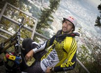 Впервые в Азербайджане известный мастер даунхилла представит шоу "Местный герой" (ФОТО)