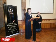 Изысканность фарфоровых кукол Александры Кукиновой - выставка в Баку (ФОТО)