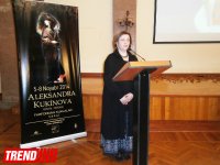 Изысканность фарфоровых кукол Александры Кукиновой - выставка в Баку (ФОТО)