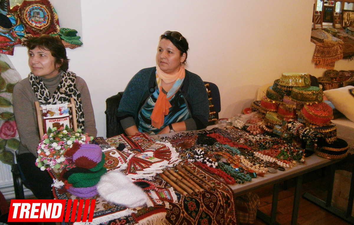 Ковровые орнаменты народных умельцев - фестиваль в Баку (ФОТО)