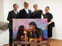 Андреа Бочелли и его супруге подарена картина азербайджанского художника (ФОТО)