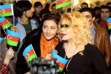 В Баку наградили победителей конкурса "Walpaper", посвященного Дню Государственного флага (ФОТО)