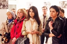 В Баку прошла фотовыставка эмоциональных скульптур "Тени минувшего времени" (ФОТО)