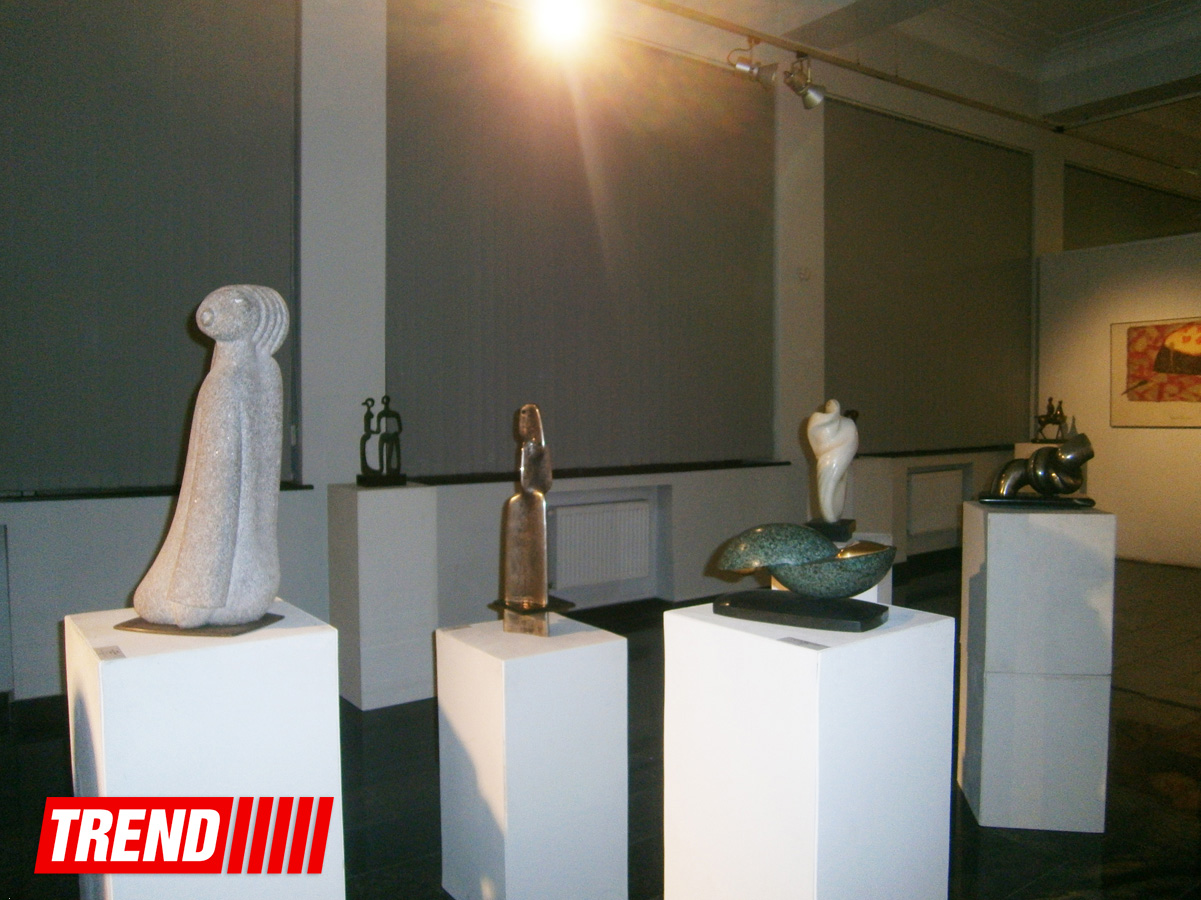 В Баку открылась выставка "Живопись и скульптура" (ФОТО)