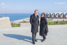 Севара Назархан выразила восхищение Площадью Государственного флага в Баку (ФОТО)