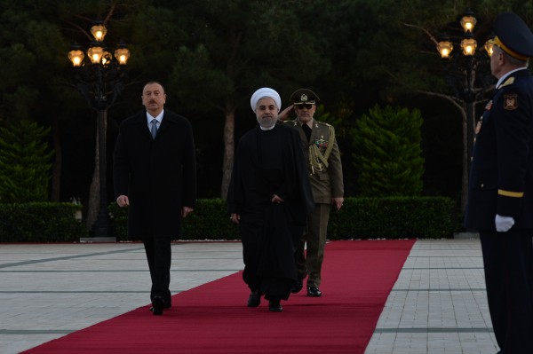В Баку состоялась официальная церемония встречи Президента Ирана (ФОТО)