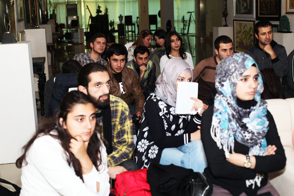 Испанский фотограф провел мастер-класс в Баку (ФОТО)