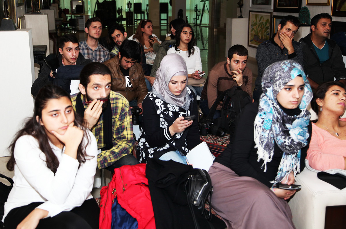 Испанский фотограф провел мастер-класс в Баку (ФОТО)