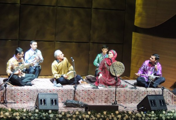 В Баку прошел волшебный вечер мугама отца и дочери Алима и Ферганы Гасымовых  (ФОТО)