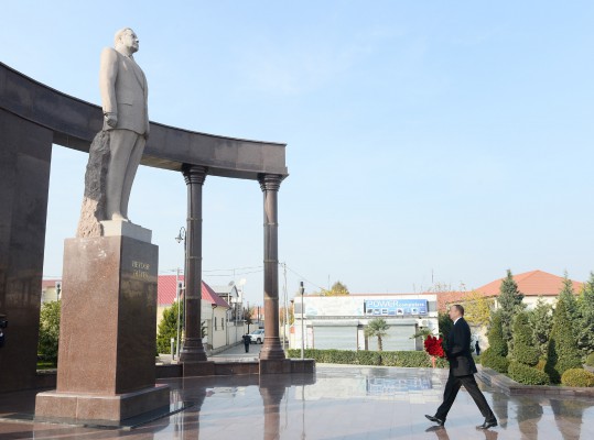 Президент Ильхам Алиев прибыл в Шамкирский район (ФОТО)