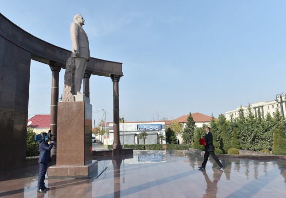 Президент Ильхам Алиев прибыл в Шамкирский район (ФОТО)