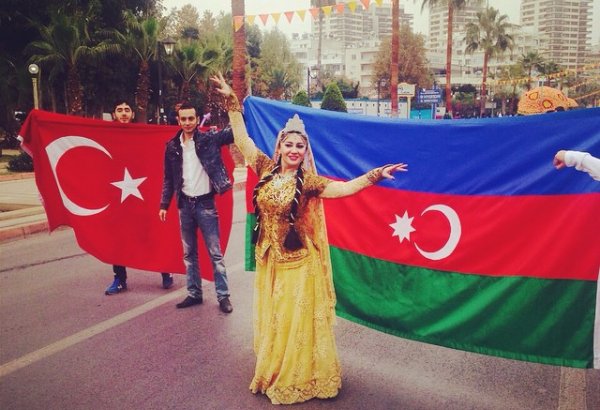 Фатима Фаталиева приняла участие в параде - Мерсинский фестиваль цитрусовых фруктов (ФОТО)