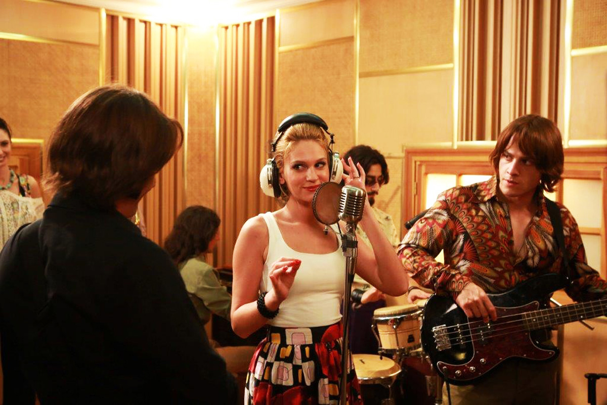 Турецкие звезды кино в Баку - сотни поклонниц и признания в любви (ВИДЕО-ФОТО)