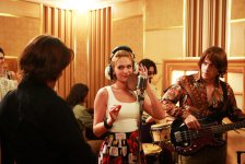 Турецкие звезды кино в Баку - сотни поклонниц и признания в любви (ВИДЕО-ФОТО)