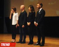 Турецкие звезды кино в Баку - сотни поклонниц и признания в любви (ВИДЕО-ФОТО)