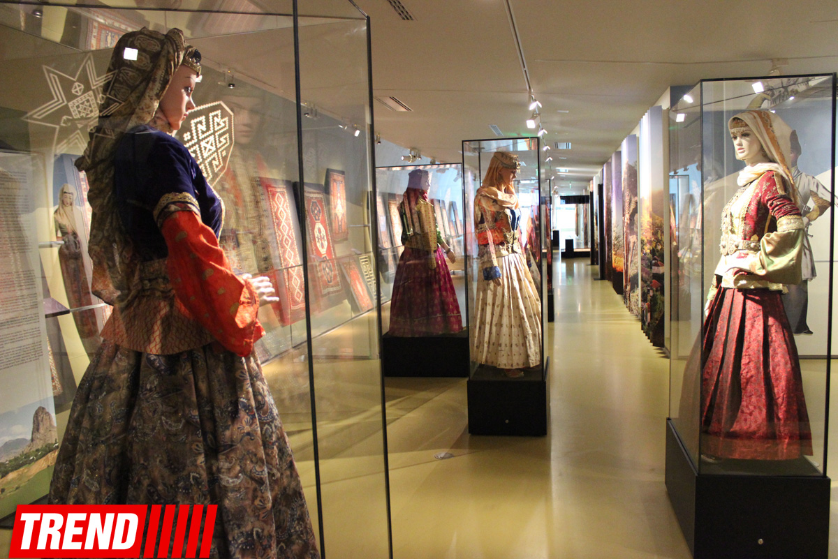 Великолепие азербайджанских женских национальных костюмов (ФОТО)
