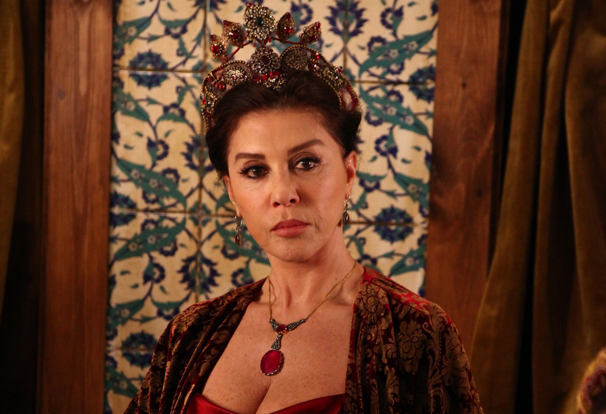 Мулат соратын бейне