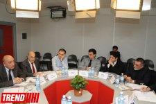 В АМИ Trend прошел «круглый стол» «Постсоветское пространство: цивилизационные аспекты современных кризисов и конфликтов» (ФОТО)