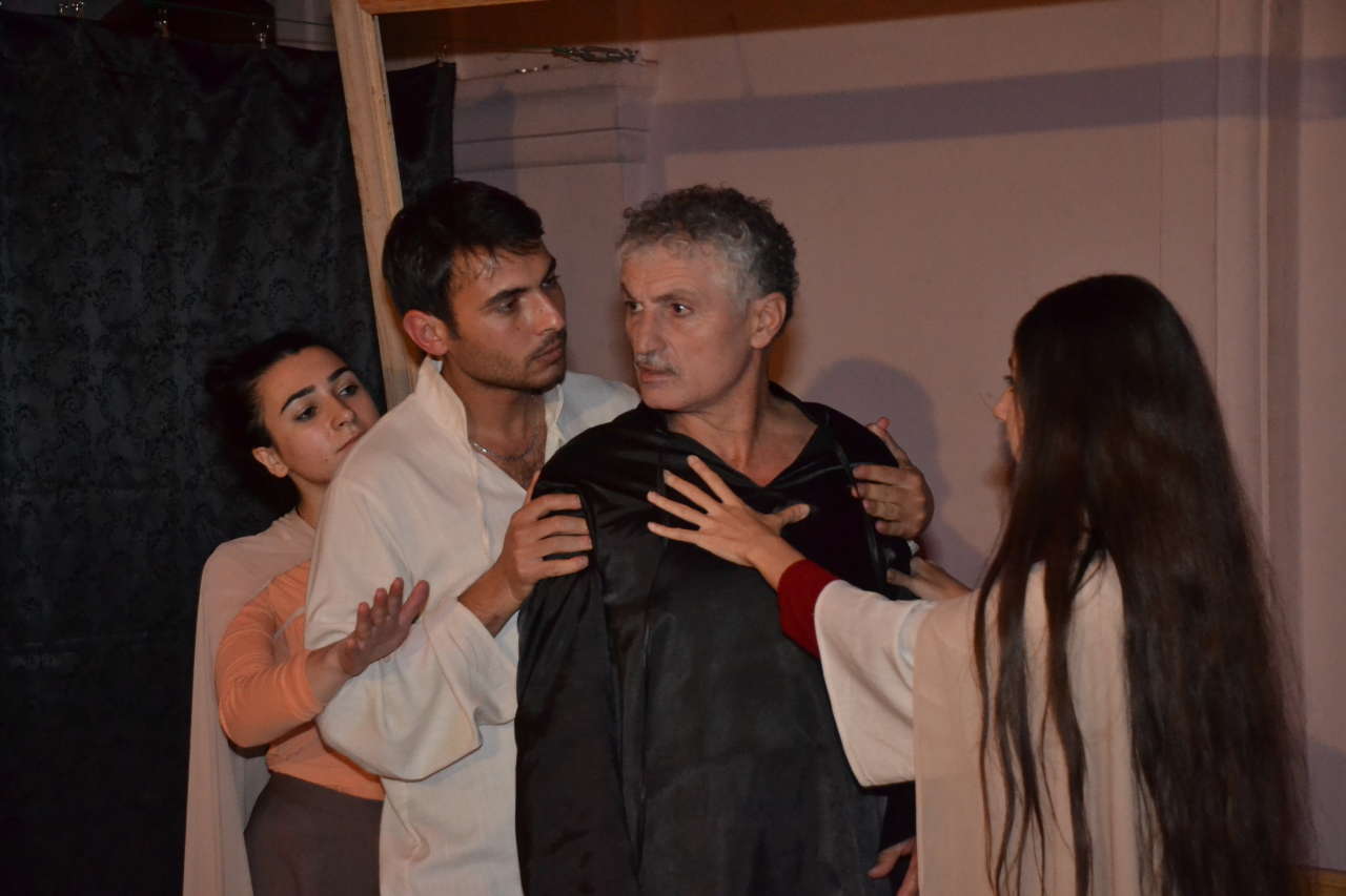 В Баку состоялась премьера спектакля по пьесе Кямала Абдуллы (ФОТО)