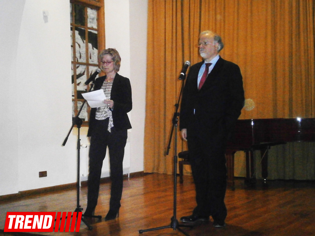 В Баку показали "Париж и Берлин до 1914 года" (ФОТО)