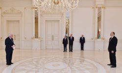 Президент Азербайджана принял верительные грамоты послов Мальты и Испании (версия 2) (ФОТО)