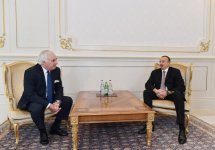 Президент Азербайджана принял верительные грамоты послов Мальты и Испании (версия 2) (ФОТО)